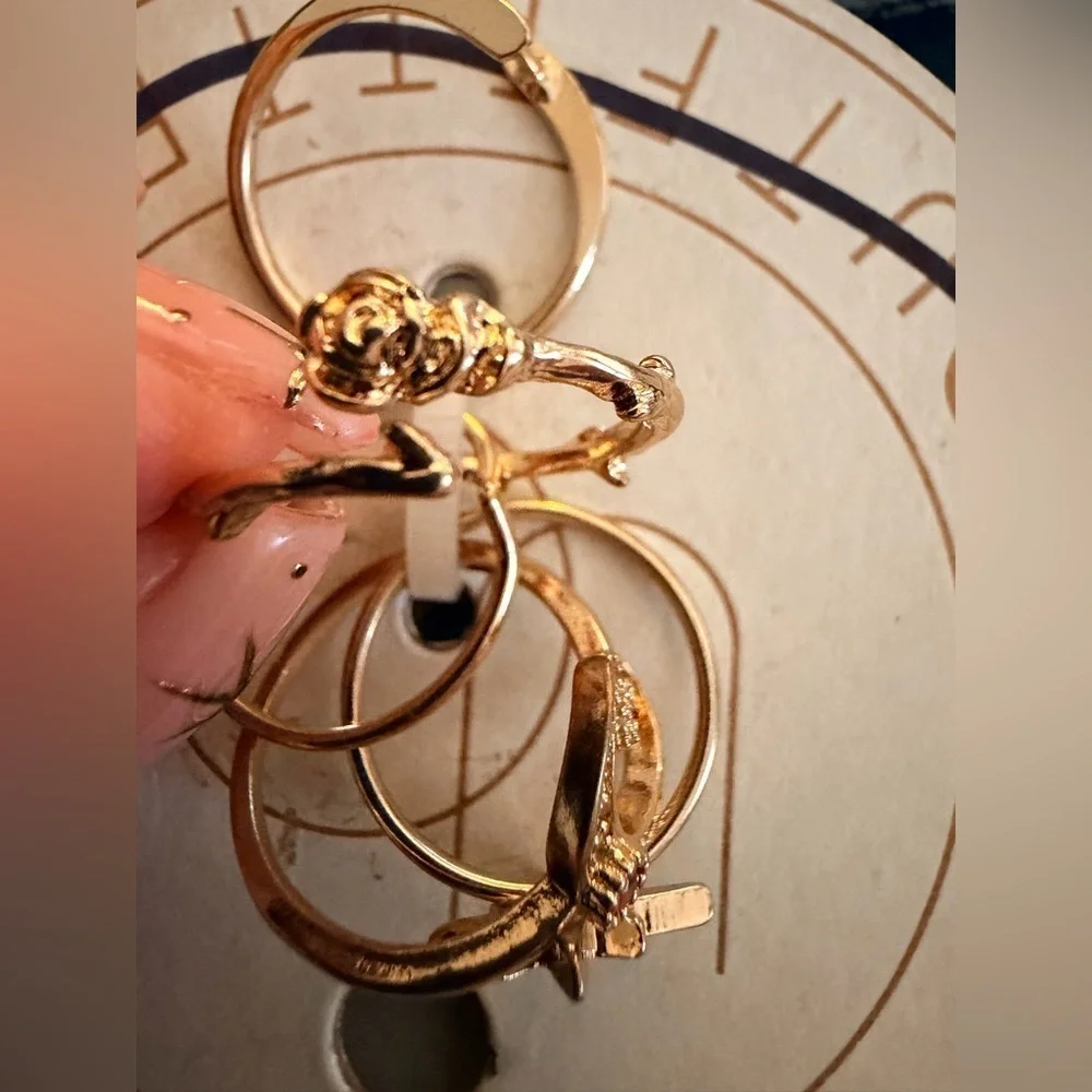 Urban Outfitters Gold Jeweled Five Ring Set NWT